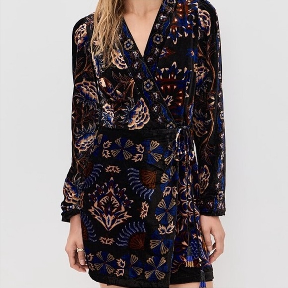 Farm Rio Arabesque Wrap Mini Dress - Picture 2 of 10